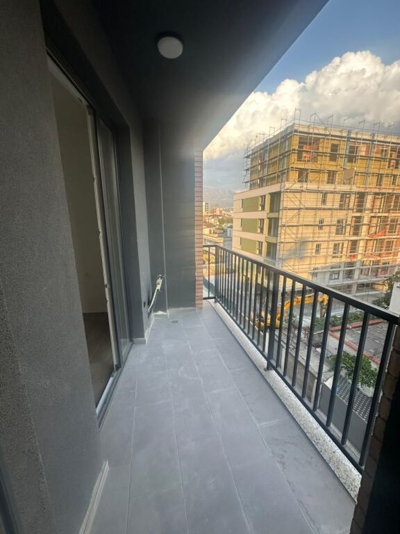 Shitet apartament 2+1 ne Paskuqan