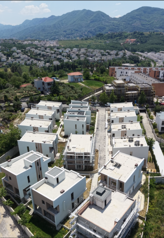 🏡 Villa a Schiera su 3 Piani in Vendita | Vicino a TEG
