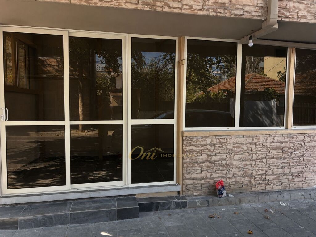 SHOP FOR RENT, PARIS MUNICIPALITY