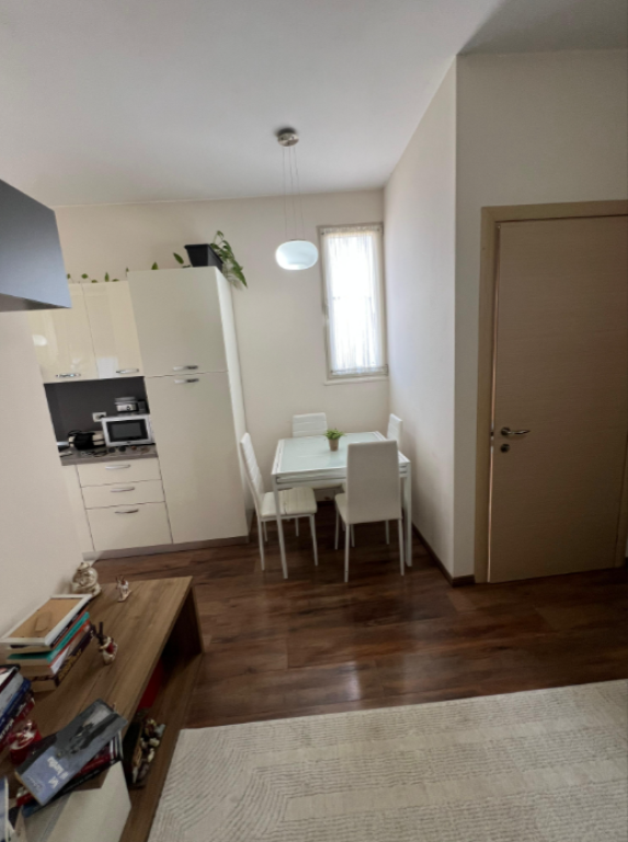 Jepet me Qira Apartament 2+1 – Rruga 5 Maji