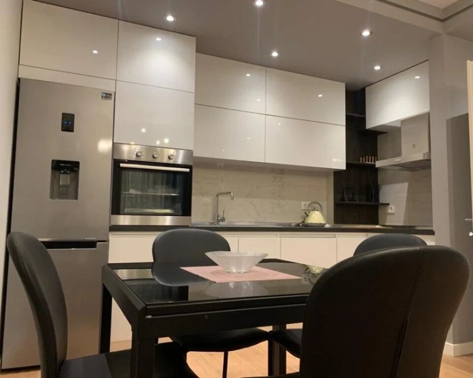 Jepet apartament 2+1+2 me qira tek 21 Dhjetori , Rruga Frosina Plaku , Ish Parku i Autobusave , Ish Parku , Rruga e Kavajes .
