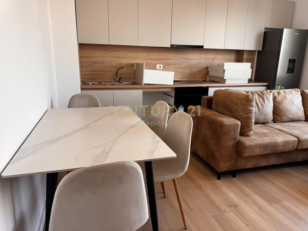 Apartament 2+1 për Qera tek Ish Fusha e Aviacionit, Tiranë 700 € /Muaj 65,000 Lekë /Muaj