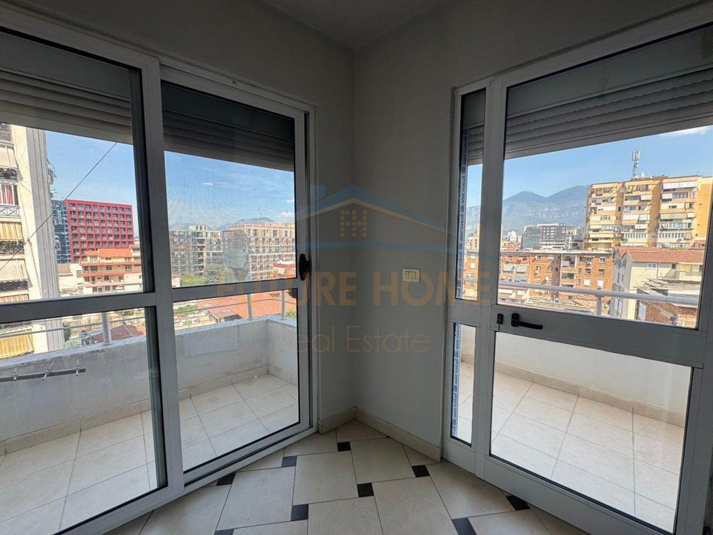 Affitto, Appartamento 1+1, Via Barrikadave, Tirana.