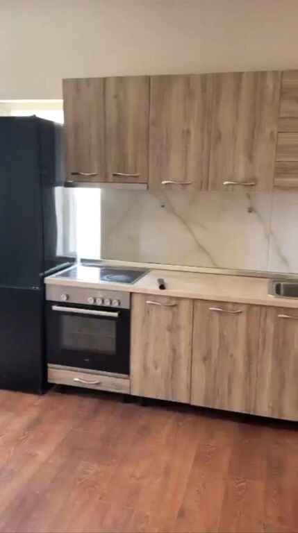 🏢Nella zona di 5 Maj, si affitta un appartamento arredato 1+1 a 42.000 Leke   