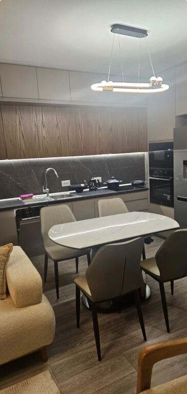 Super apartament me qera 2+1+2wc rruga Dritan Hoxha