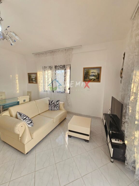 🏡 APARTAMENT 2+1 ME QERA – PRANË HOTEL PALACE, DURRËS! 🌊✨