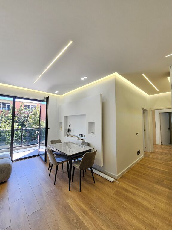 JEPET ME QIRA APARTAMENT MODERN 2+1+2+ post parkimi  – RRUGA 5 MAJI