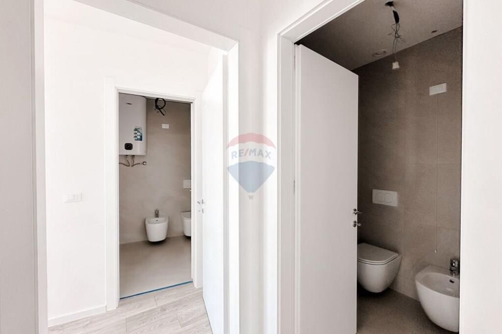 Office for rent- Lake View