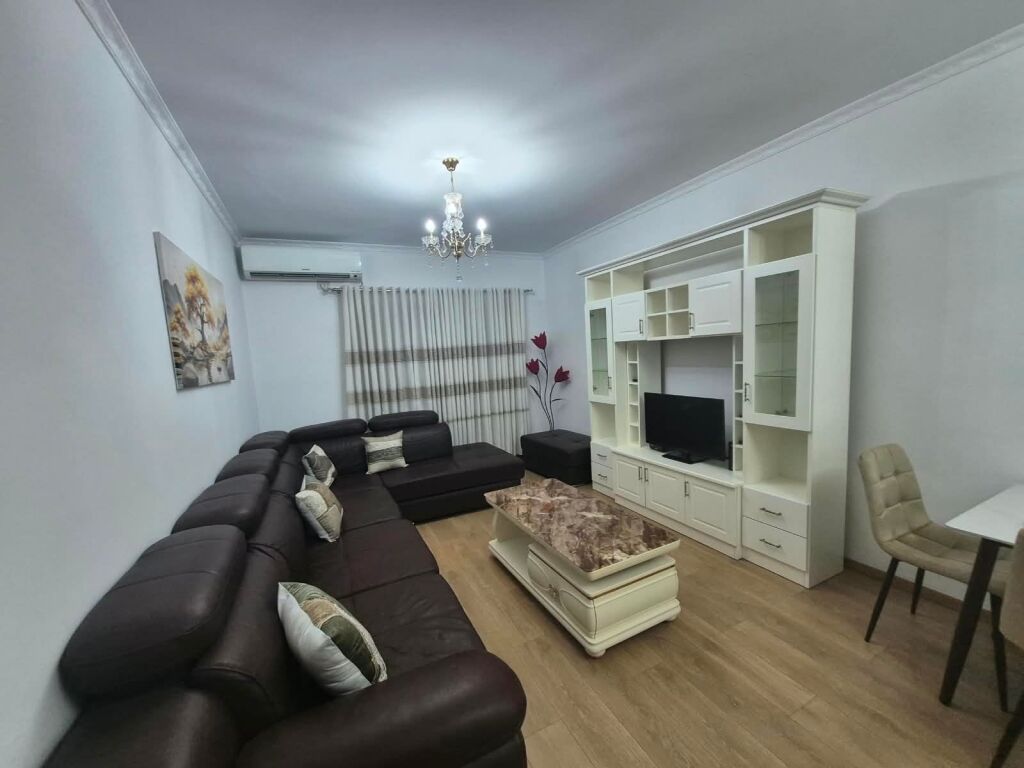 Apartament 1+1 në Yzberisht!