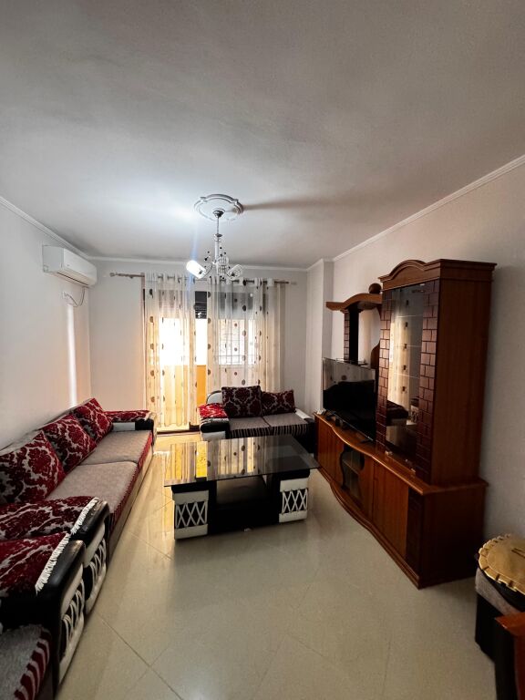 Apartament 2+1+2 per qera Astir !