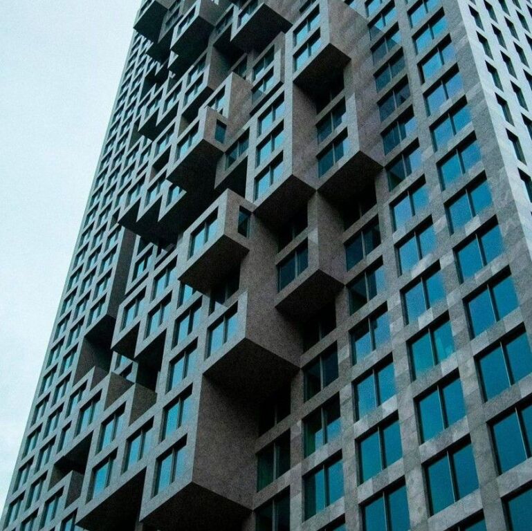 🏢 SHITET AMBIENT BIZNESI – DOWNTOWN ONE