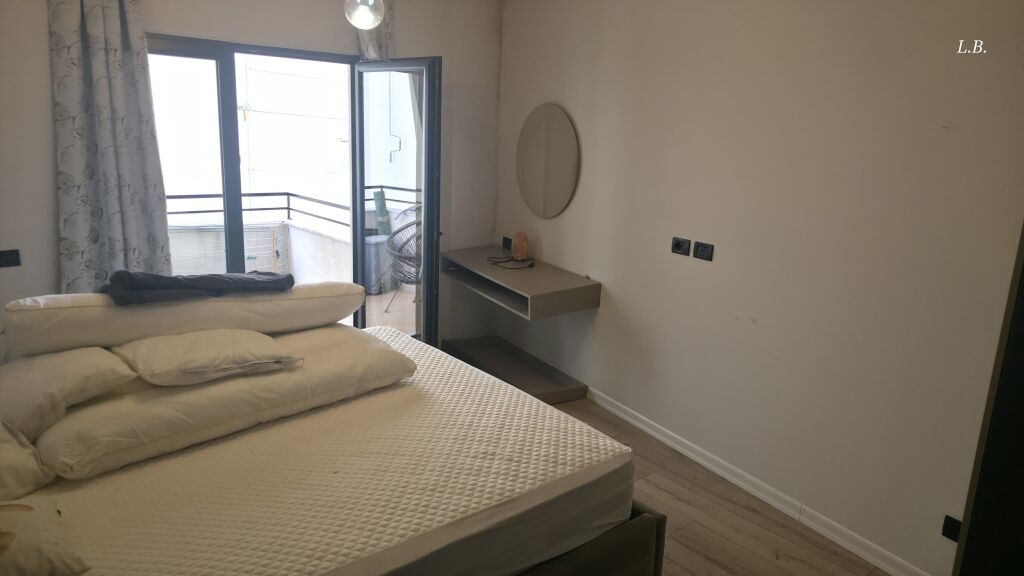Shitet Apartament 1+1 Premium te Liqeni i Thatë, Pranë Radisson