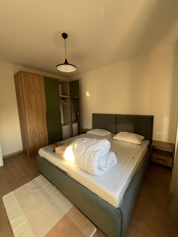 Renovated 2+1+2 apartment with underground parking - for rent | Pazari i ri