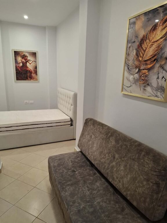 Rent | Apartament 1 + 1+Parkim | Kinostudio | 350 €/month