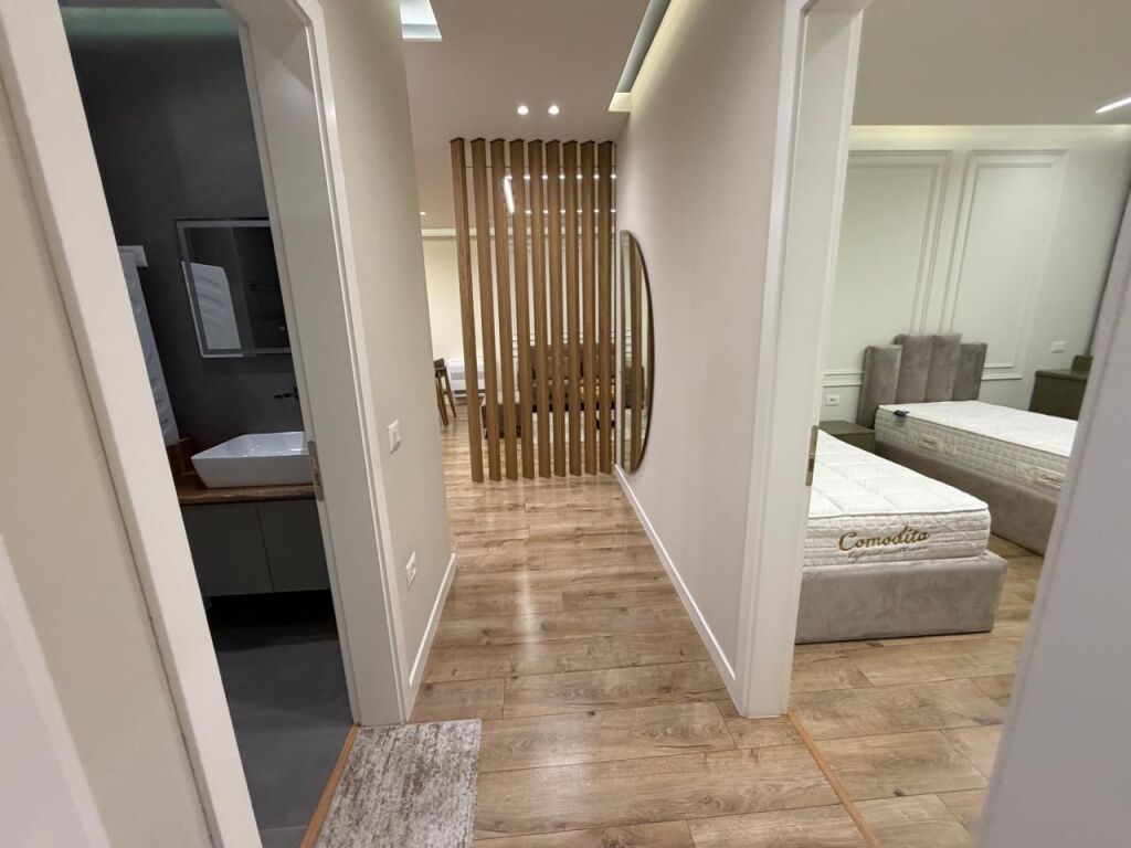 Jepet me qera apartment te Petville liqeni that 2+2 mobiluar 1500 eu