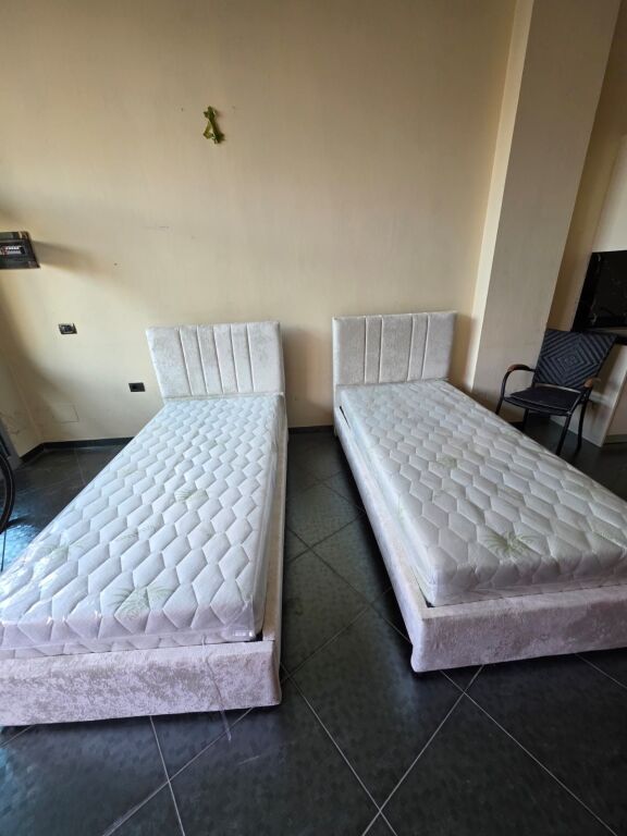 JEPET ME QERA STUDIO/ GARSONIERE NE TIRANE PRANE PATI TRAVEL.  