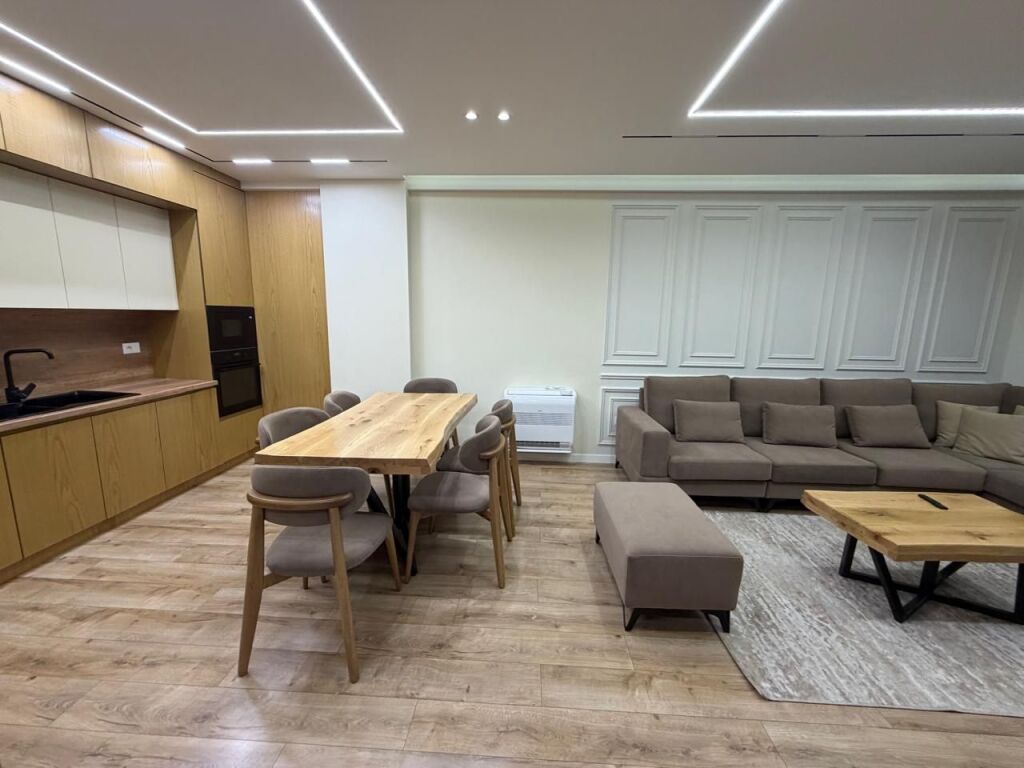 Jepet me qera apartment te Petville liqeni that 2+2 mobiluar 1500 eu
