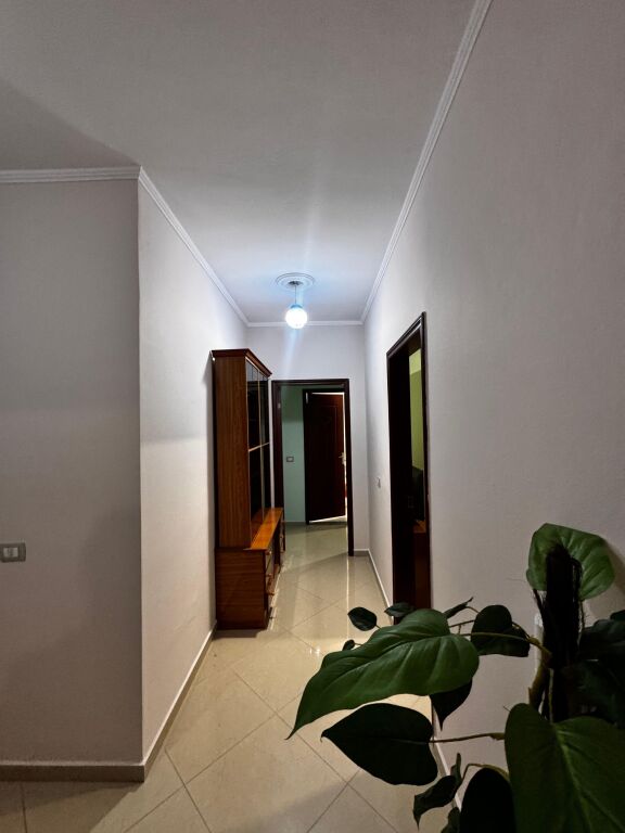 Apartament 2+1+2 per qera Astir !