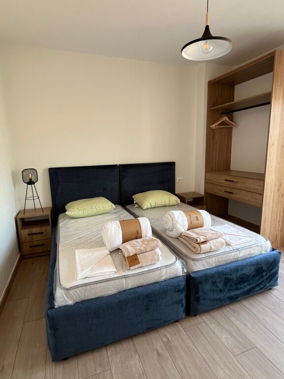 Renovated 2+1+2 apartment with underground parking - for rent | Pazari i ri