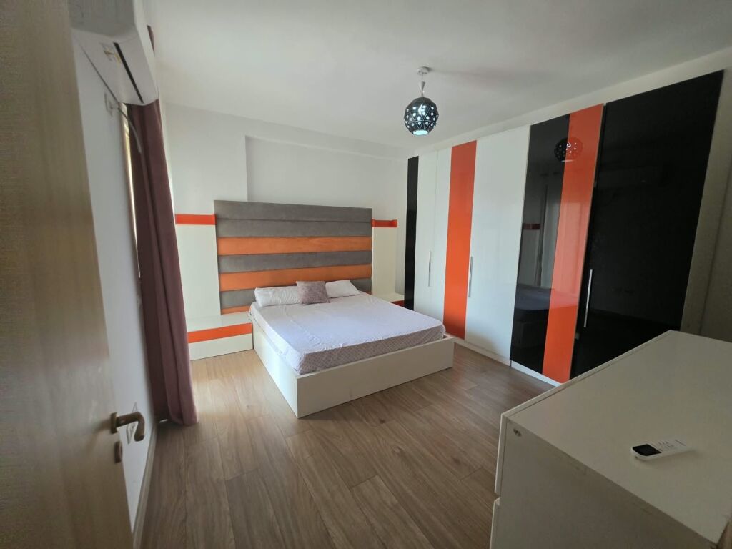 Jepet me qera 2+1 Astir Prane Market Jata