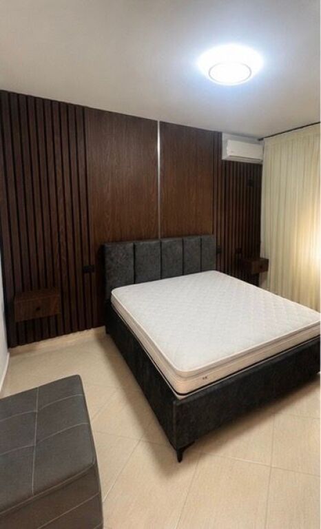 Apartament për qira afatgjatë në Lungomare Vlorë