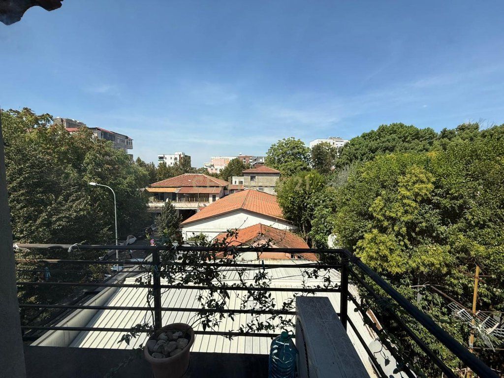 Duplex in affitto presso la Scuola Unita 650 € /Mese 60.000 Lek /Mese