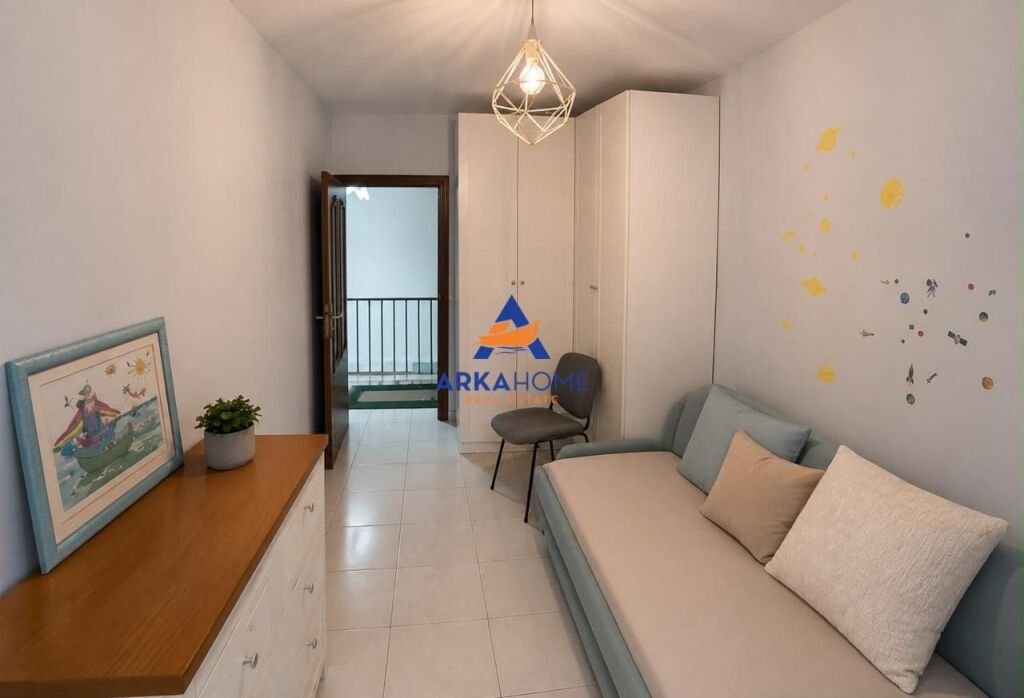 SHITET DUPLEX 3+1+BALLKON+VERANDE "RRUGA DRITAN HOXHA" 24.500.000 LEKE