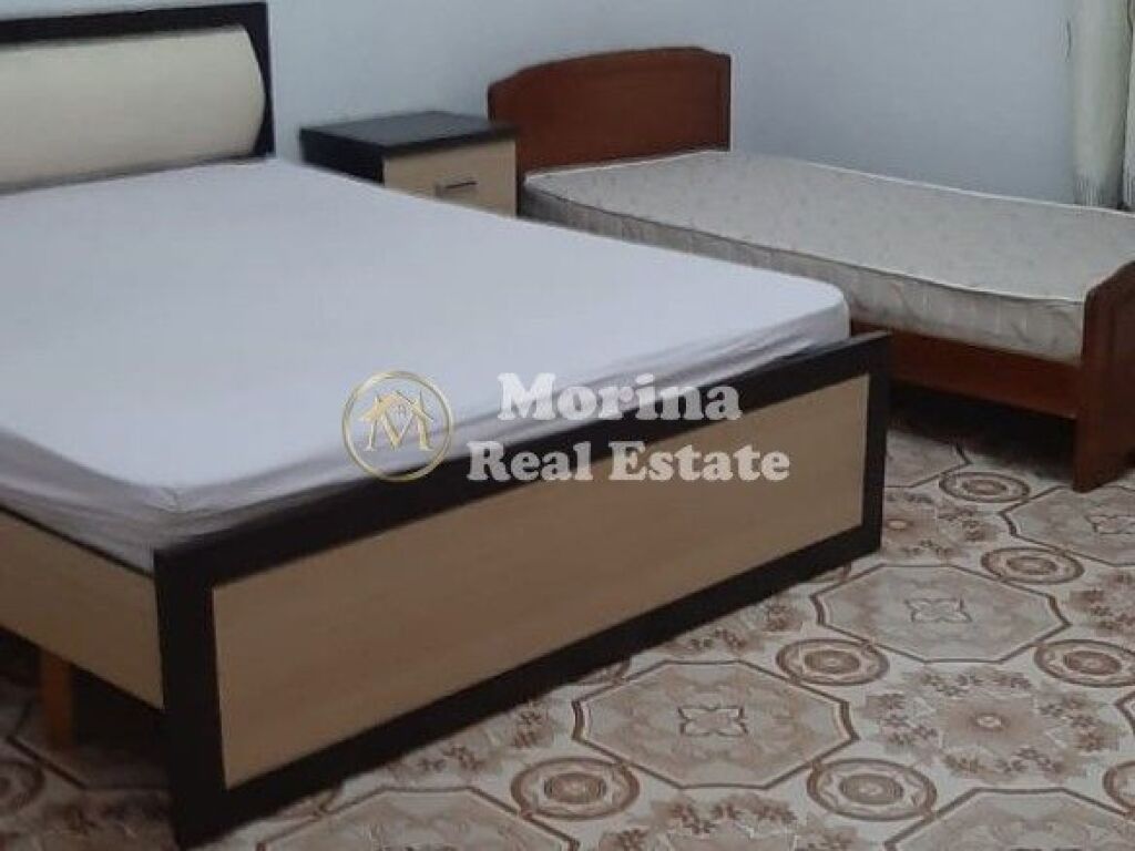 Rent | Shtëpi private 2 + 1 | Frigoriferi | 400 €/month