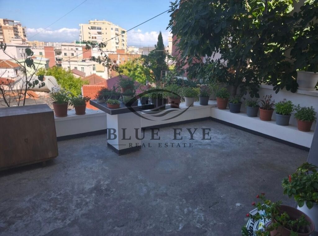 JEPET ME QERA – KATI I PARE I NJE SHTEPIE PRIVATE ,PREFEKTURA DURRES
