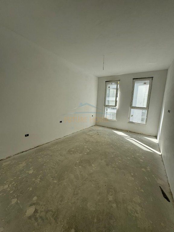 Shitet,Apartament 1+1, Univers City, Tiranë.