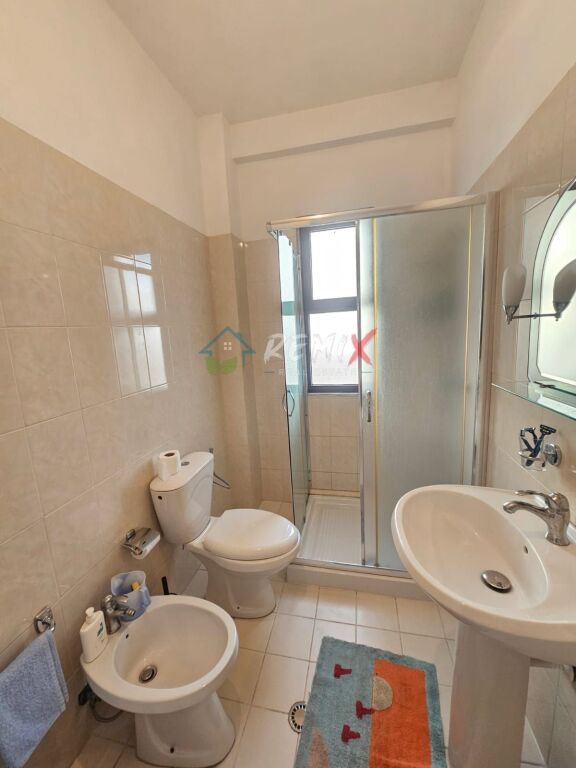 🏡 APARTAMENT 2+1 ME QERA – PRANË HOTEL PALACE, DURRËS! 🌊✨