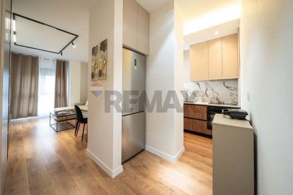 Apartament 1+1 per shitje tek Komuna e Parisit !