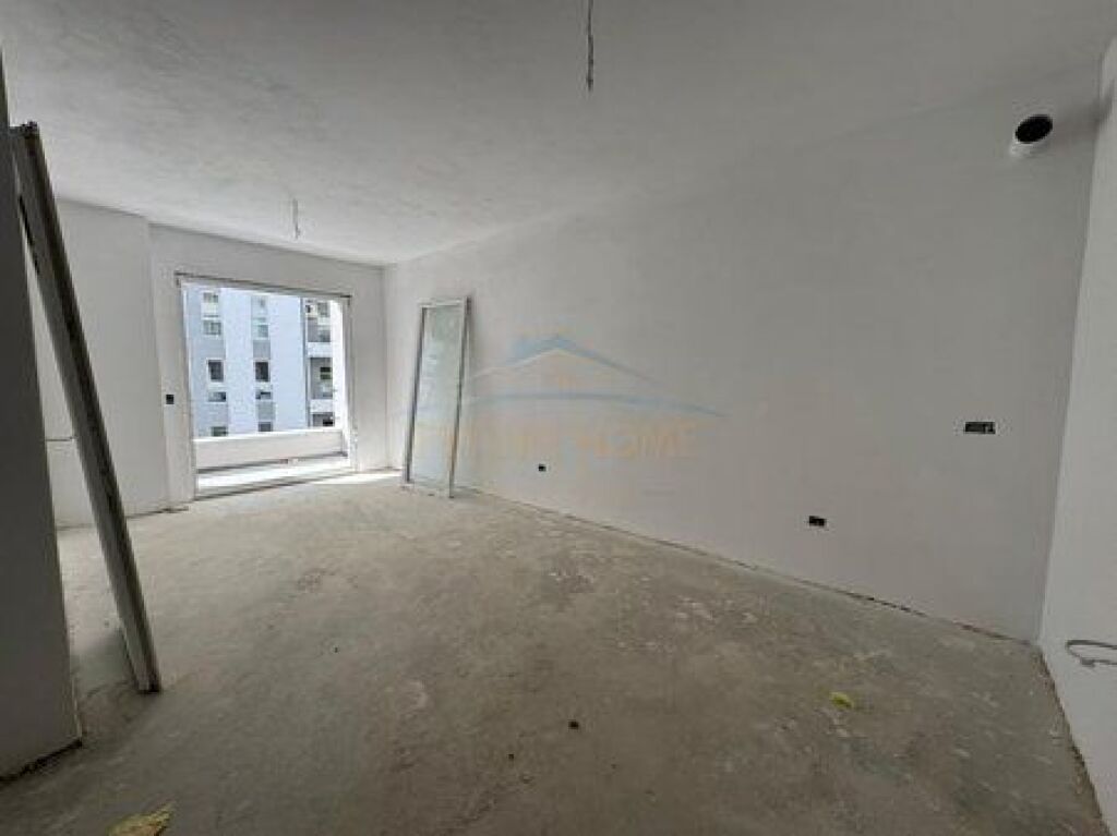 Shitet, Apartament 1+1, Univers City, Tiranë