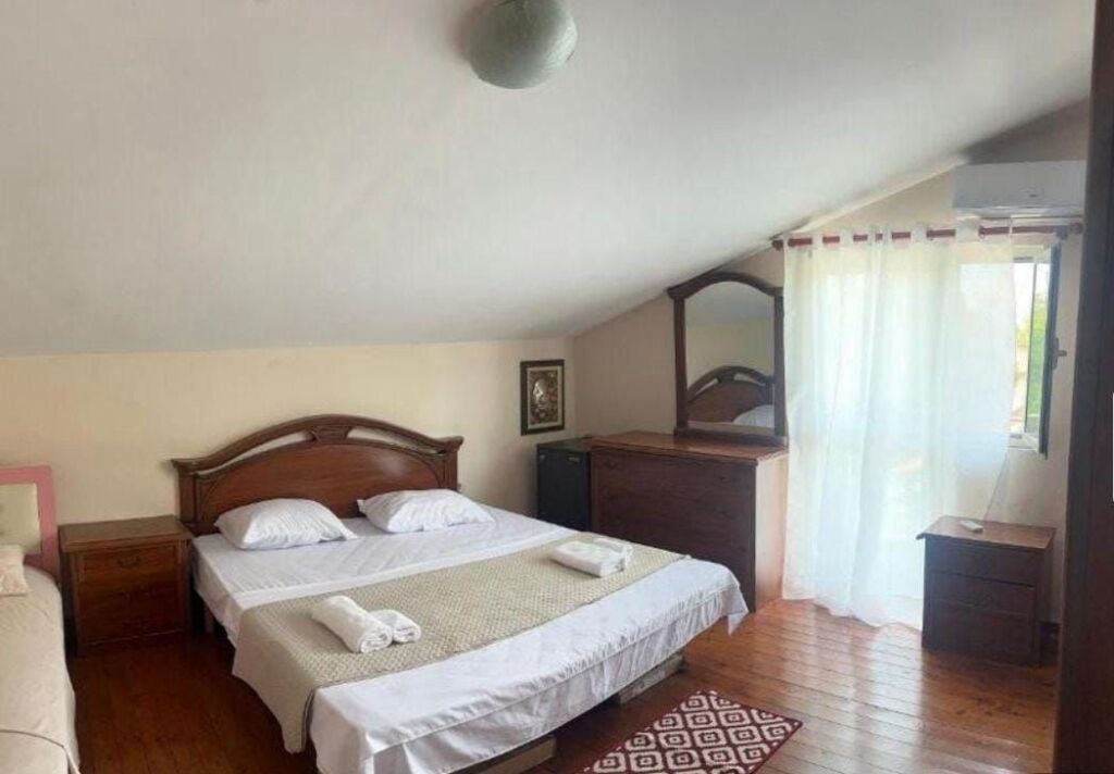 AFFITTASI APPARTAMENTO 3+1 VICINO ALLA FACOLTÀ DI MEDICINA, TIRANA   ID 5466