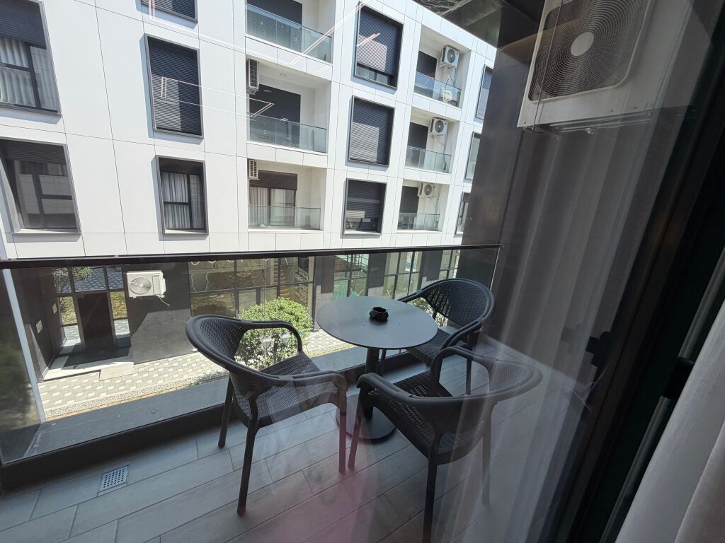 2+1, te petville liqeni i thate, 1500 euro me parkim
