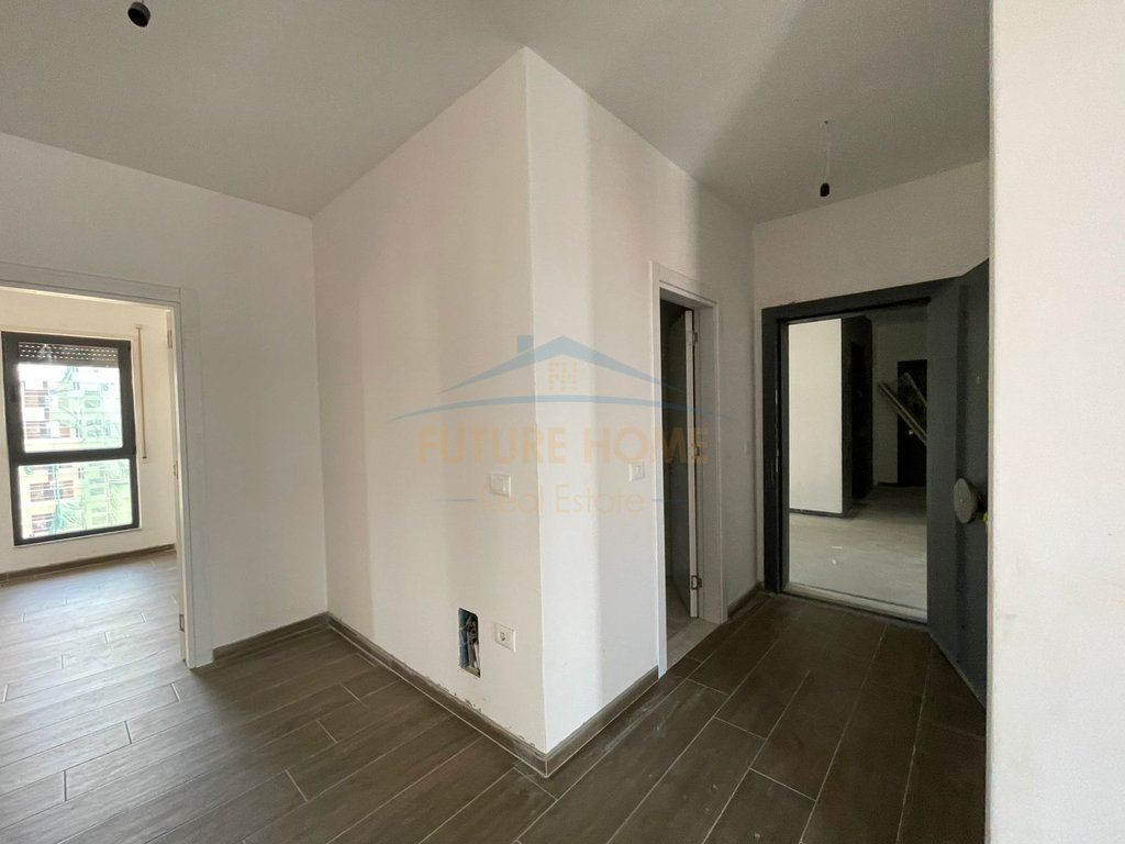 Rent, Apartment 2+1+2 Tirane . Empire73618