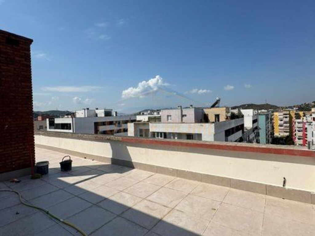 In vendita, Appartamento 2+1+2, Yzberisht, Tirana.