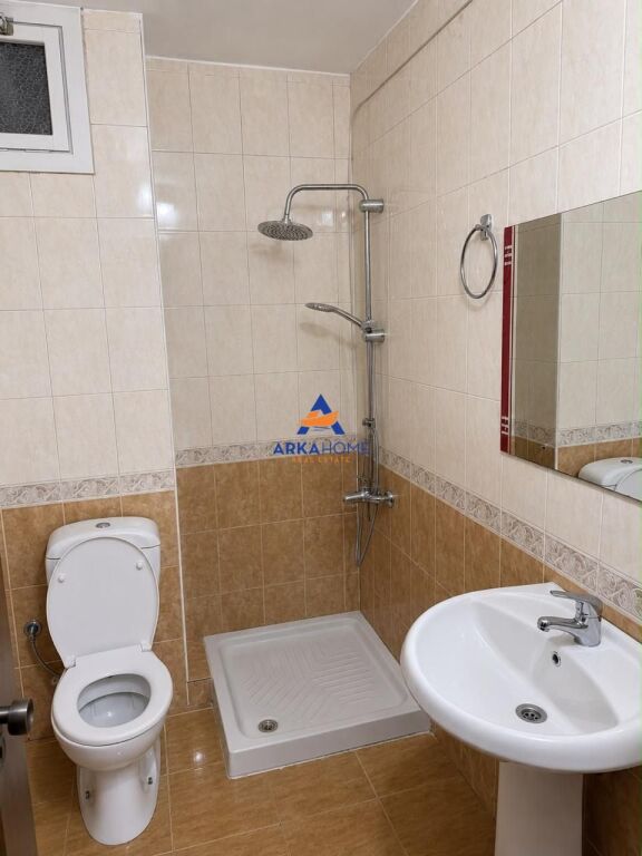 SHITET DUPLEX 3+1+BALLKON+VERANDE "RRUGA DRITAN HOXHA" 24.500.000 LEKE
