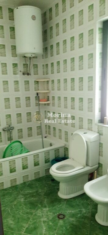 Rent | Shtëpi private 2 + 1 | Frigoriferi | 400 €/month