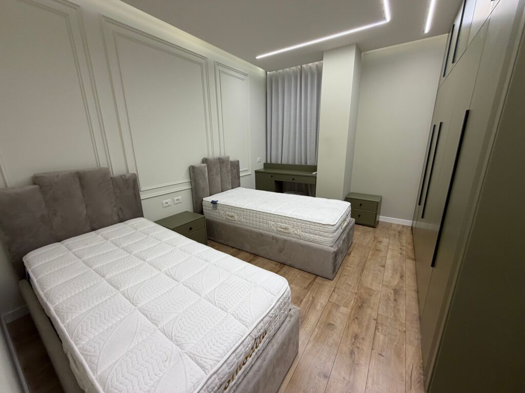2+1,te petville liqeni i thate,1500 euro me parkim
