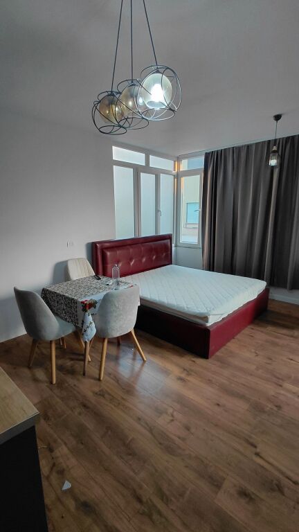 Kodra e diellit jepet me qira apartment