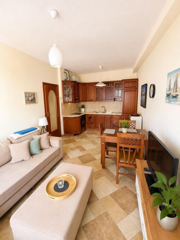 APARTAMENT ME QERA 2+1 STACIONI TRENIT 75.000 LEKE FH-91488