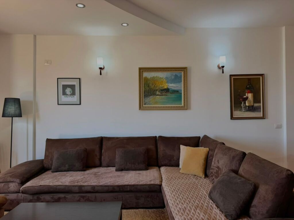 Apartament 2+1 me Qera, Tetor-Maj | Sheshi Pavaresia, Nisatel, Vlore