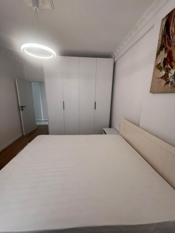 Shitet Apartament 1+1