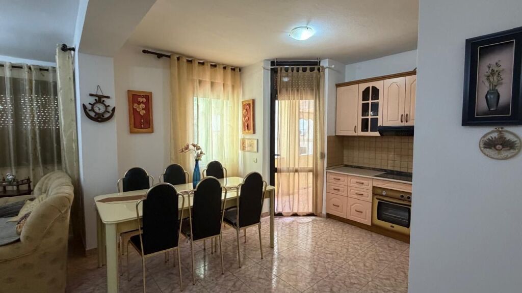 Bllok jepet me qera apartament 2+1 bashkohor