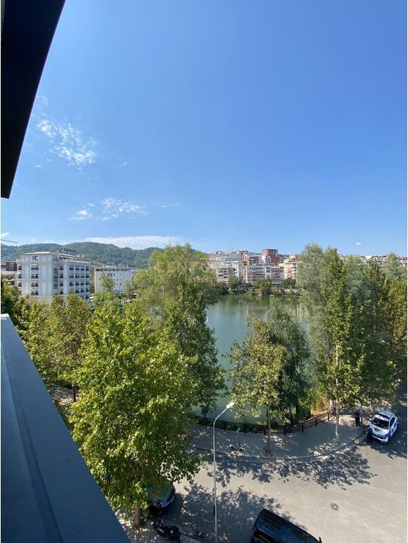 Super Apartament 2+1+2 per shitje te Liqeni i Thate