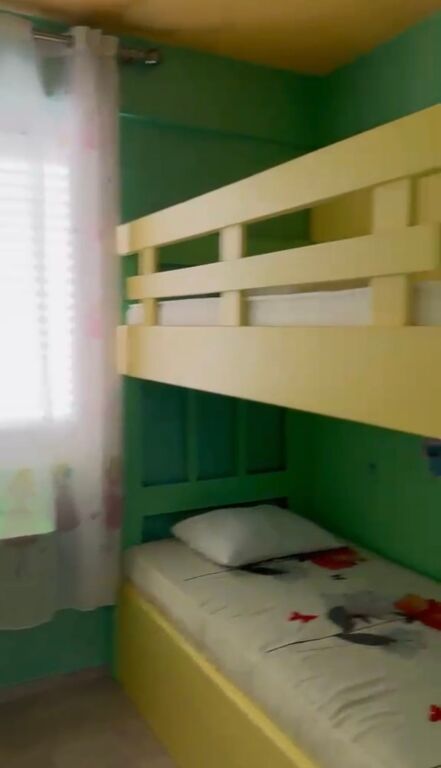 Shitet apartament 3+1 tek Kompleksi Malajzian