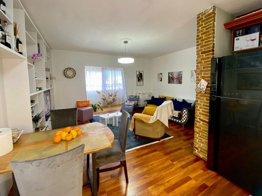 JEPET ME QIRA APARTAMENT 2+1 – SHKOLLA 1 MAJI