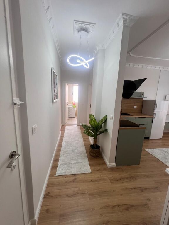 Shitet Apartament 1+1
