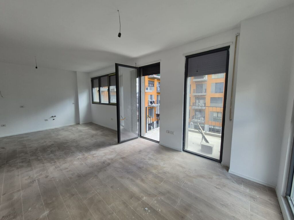 Shitet apartament 2+1+2 tek Kompleksi Asl 2 , ish Venue , Oxhaku , Xhamlliku , Kinostudio , Porcelan .